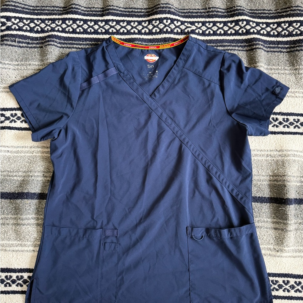 Dickies Navy Blue Women’s Scrub Top Size Large